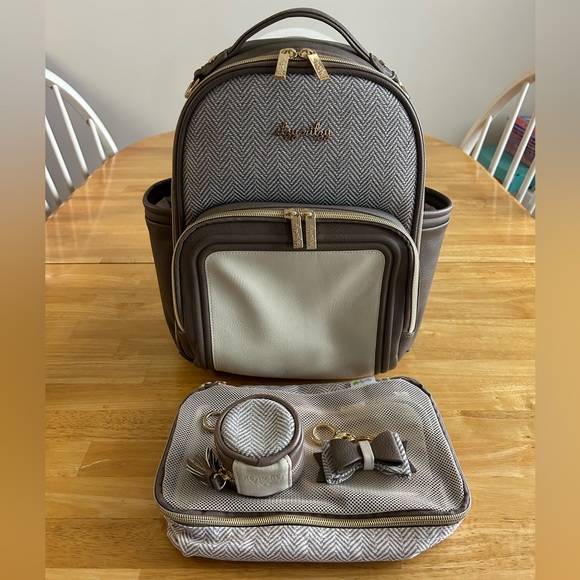 Itzy Ritzy Vanilla Latte Bundle